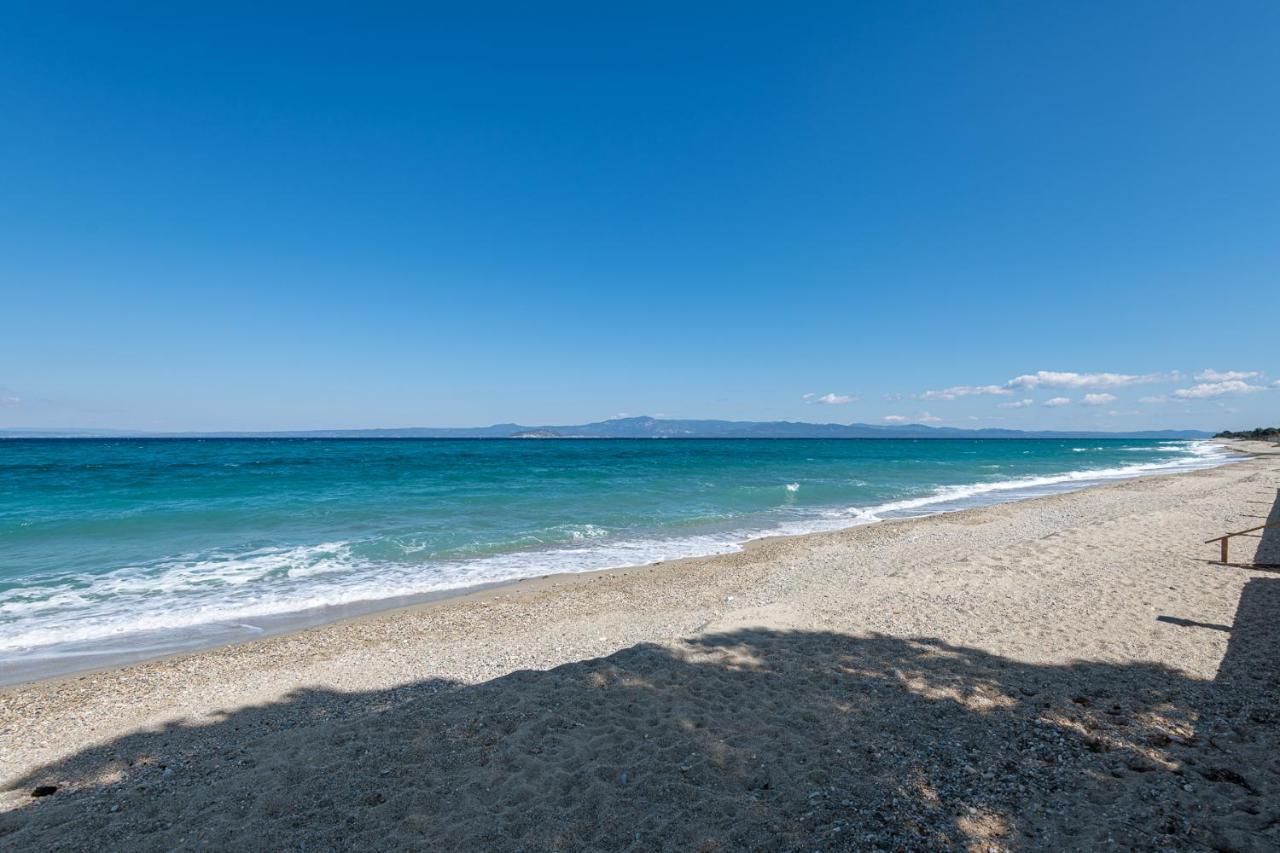 #Flh - Amalthia & Αthena Beachfront Houses In Pefkohori מראה חיצוני תמונה